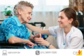 Acompanhamento de idosos em hospitais em São Paulo